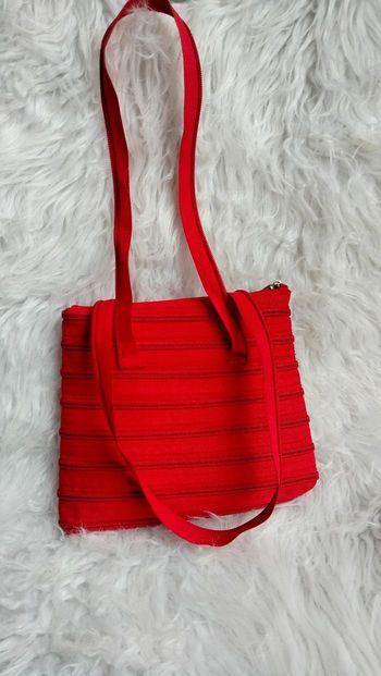 👜 Sac rouge à fermeture éclair – Très bon état
