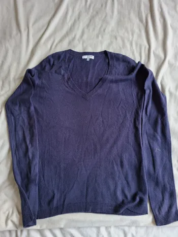 pull fin bleu marine, col en V, taille XS, marque LH, en très bon état