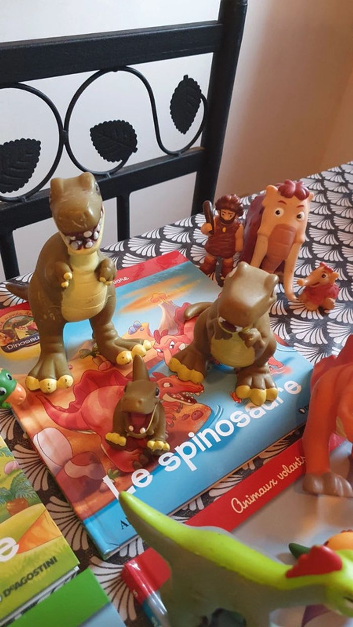 Dinosaures Altaya + 4 livres - photo numéro 4