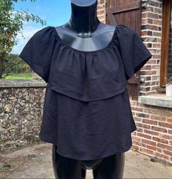 🖤 Top noir volanté – Stradivarius – Taille 36