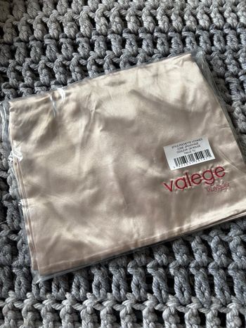 Pochette voyage satin Valege neuve 