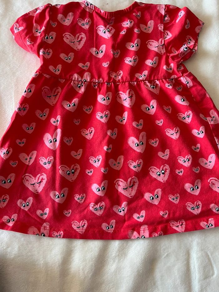 Robe avec cœurs taille 86 cm - photo numéro 3
