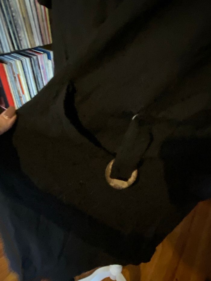 Robe longue noire fluide avec boucle décorative – Tissu léger - photo numéro 2