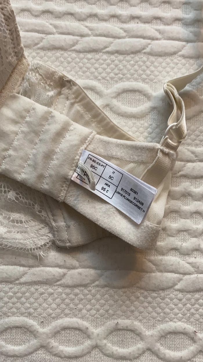 Soutien-gorge blanc - photo numéro 3