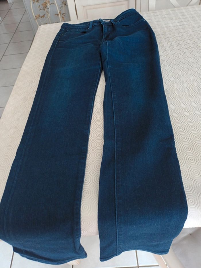 Jean Levis 712 slim bleu T 37
