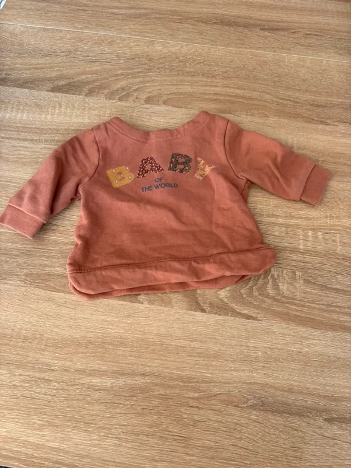 Pull avec inscription
