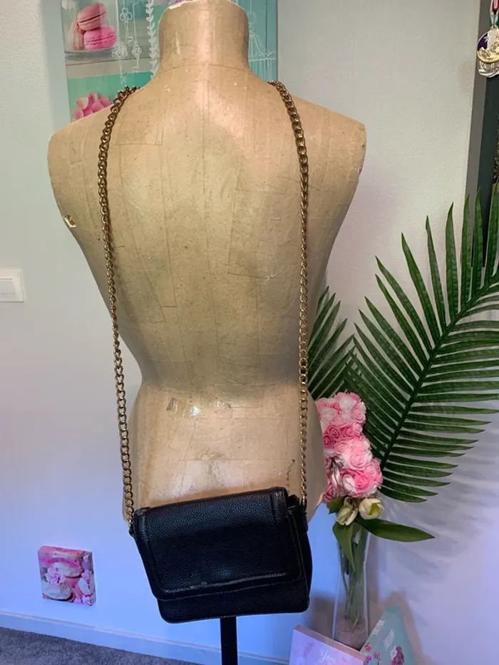 Sac avec bandoulière chaîne femme