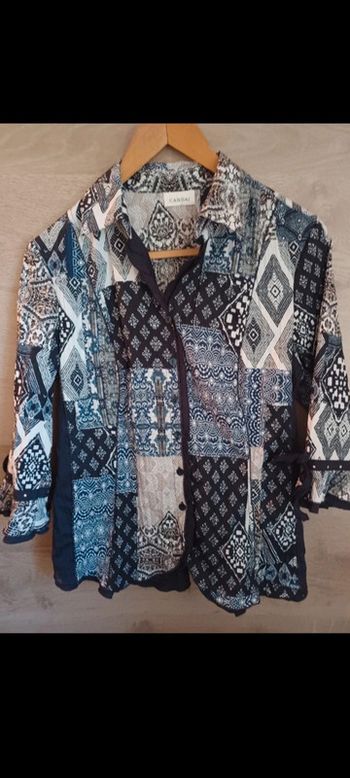 Très belle Chemise femme taille 40 neuve