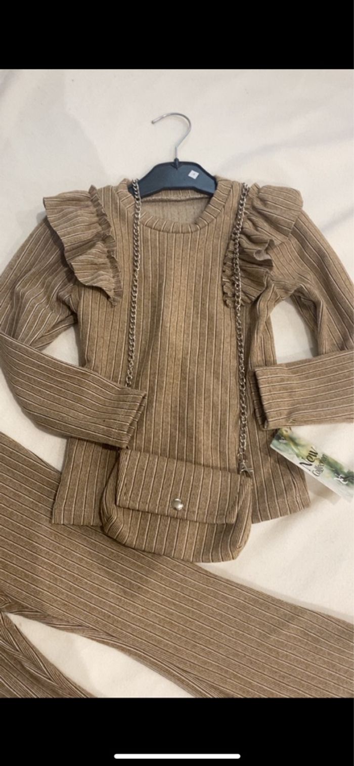 Robe avec béret et noeud
