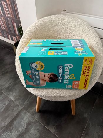 Couches baby dry pampers taille 3 : 136 couches