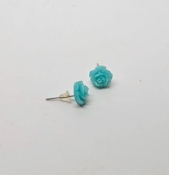Paire de boucles d'oreilles. Neuve. 1