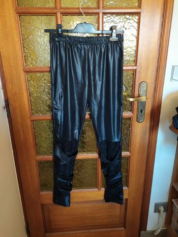 Legging effet skai ajouré avec dentelle NEUF