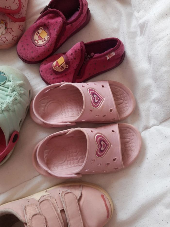 Baskets  , crocs  chaussons 24/26 - photo numéro 3