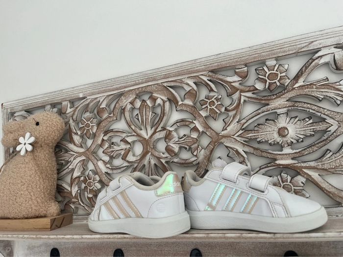 Baskets bébé fille adidas taille 22 bon état ! - photo numéro 3