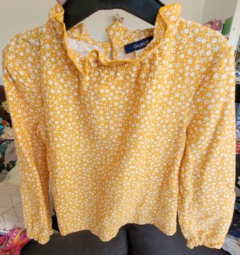 Très jolie blouse avec col à manches longues 4 ans