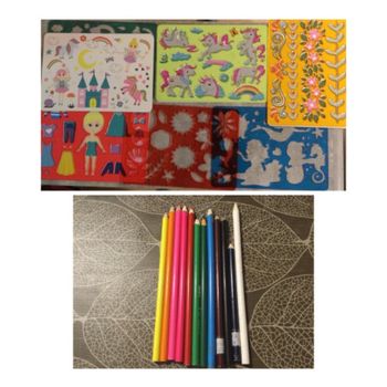 Lot de pochoirs et crayons
