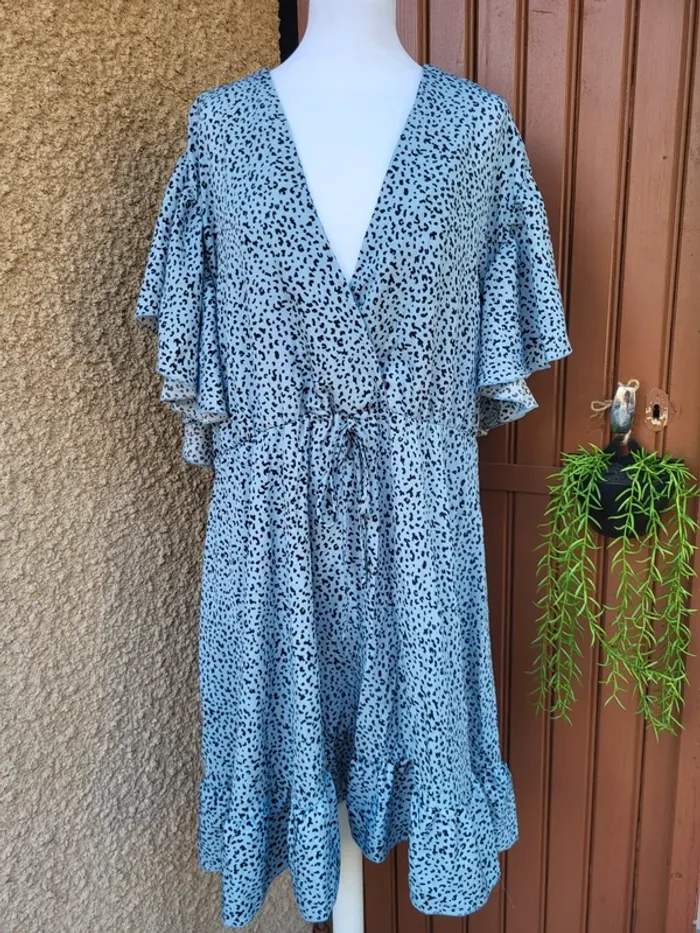 Robe léopard volant bleu gris noir shein taille 50 - photo numéro 2