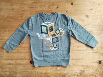 Sweat kaki imprimé géométrique – Pocopiano – 6 ans – TBE