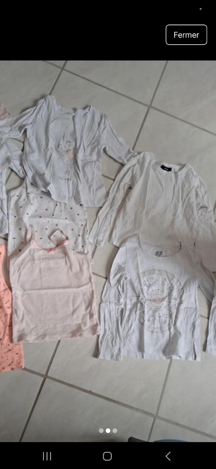 Lot de vêtements 5.6 ans - photo numéro 2