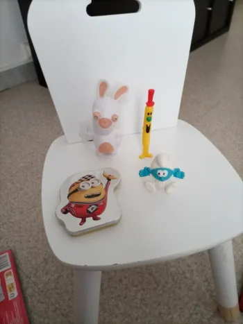 Figurines