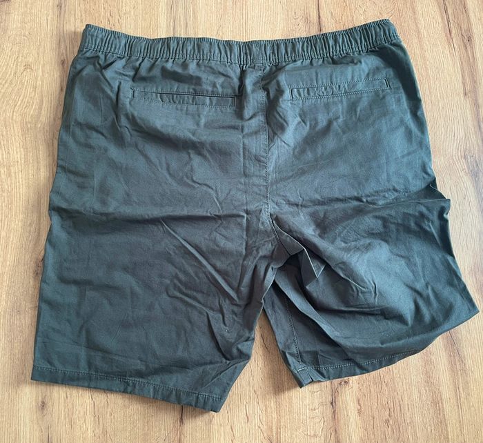Short kaki 52 - photo numéro 2