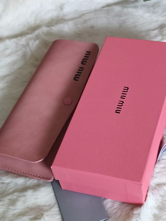 Lunette de soleil miumiu detail doré - photo numéro 8