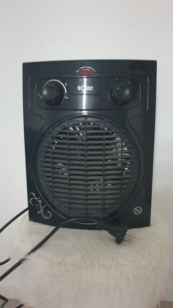 Radiateur électrique chauffage d appoint soufflant pour pièces ou à reparer