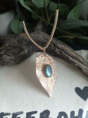 Collier feuille bohème avec pierres de labradorite