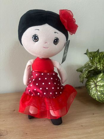 Neuf doudou poupée robe rouge flamenco Aurora