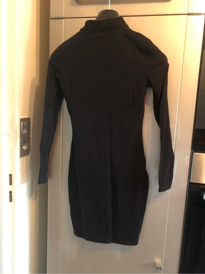Robe noir et Bordeaux - photo numéro 2