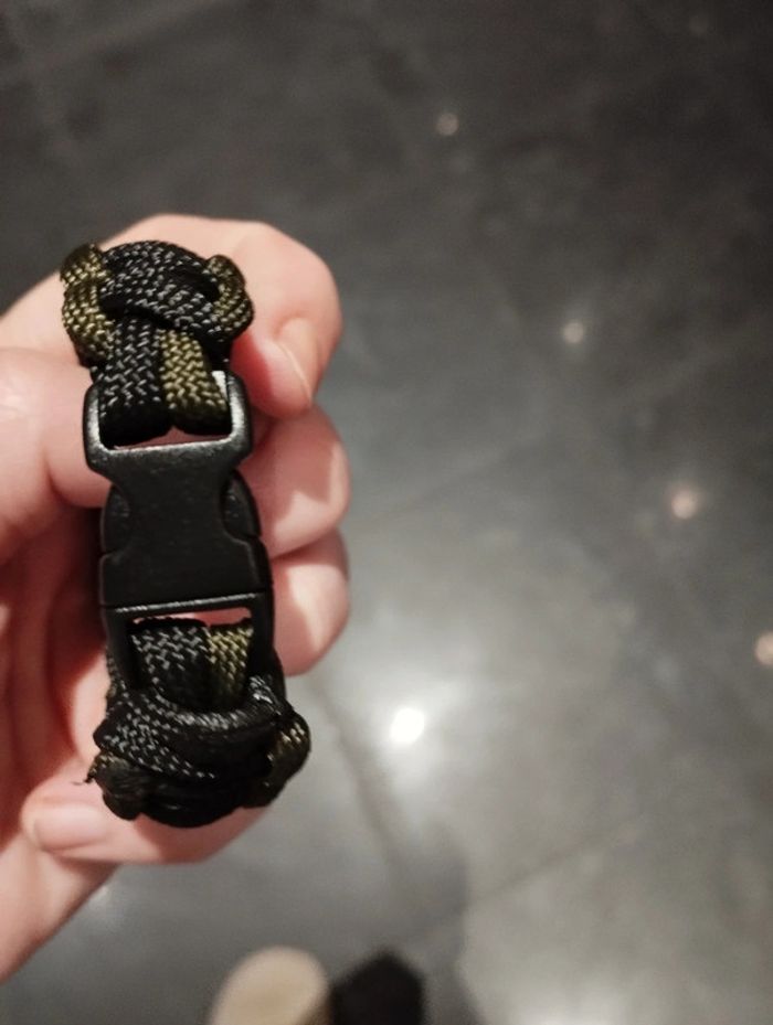 Bracelet de survie paracorde femme kaki et noir - photo numéro 2