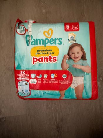 Pampers pants 29 couches taille 5