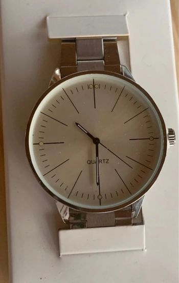 Montre en métal