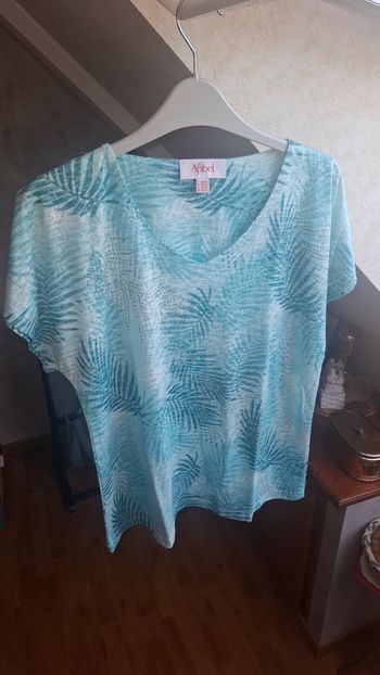 T-shirt bleu style plage