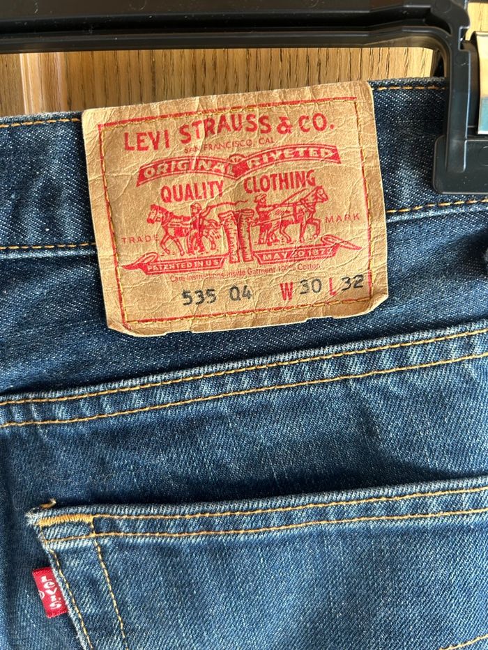 Jean bleu Levi’s modèle 535 - taille 40 - photo numéro 3