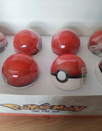 Figurine pokeball original Pokémon funsim evoli aléatoire