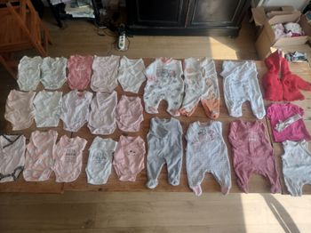 Lot 0-1 mois bébé fille