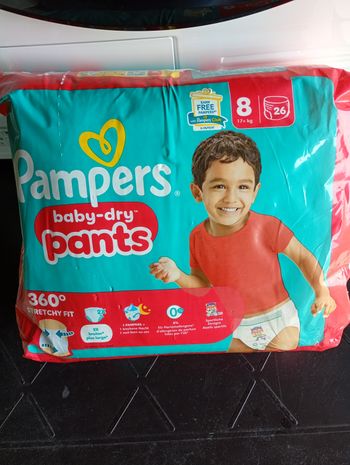 Paquet de couches neuf taille 8