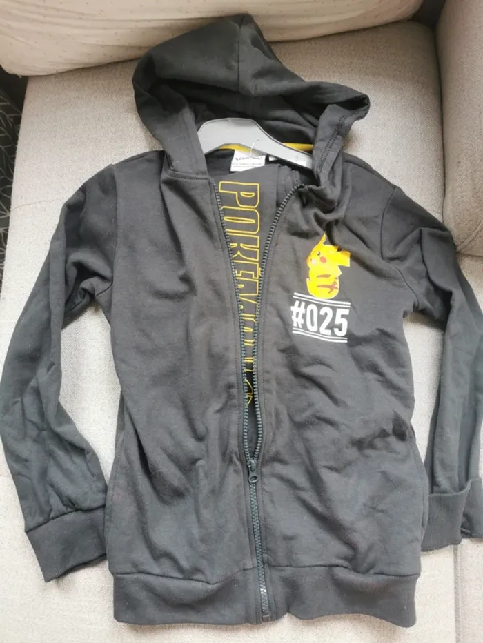 Ensemble de jogging pantalon et veste Pokémon pikachu taille 10 ans neuf - photo numéro 2