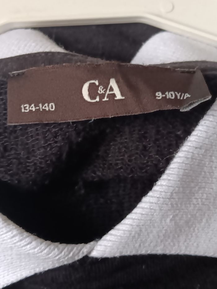 Pull fille C&A 9-10ans - photo numéro 3
