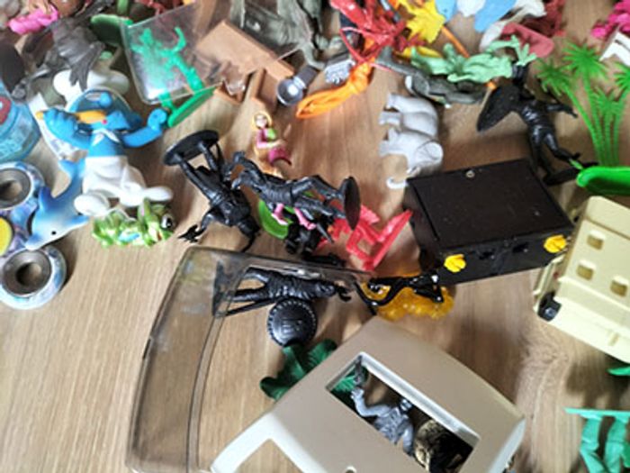 lot de jouets - photo numéro 8