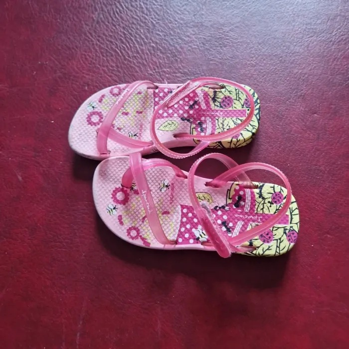24 sandales rose - photo numéro 2