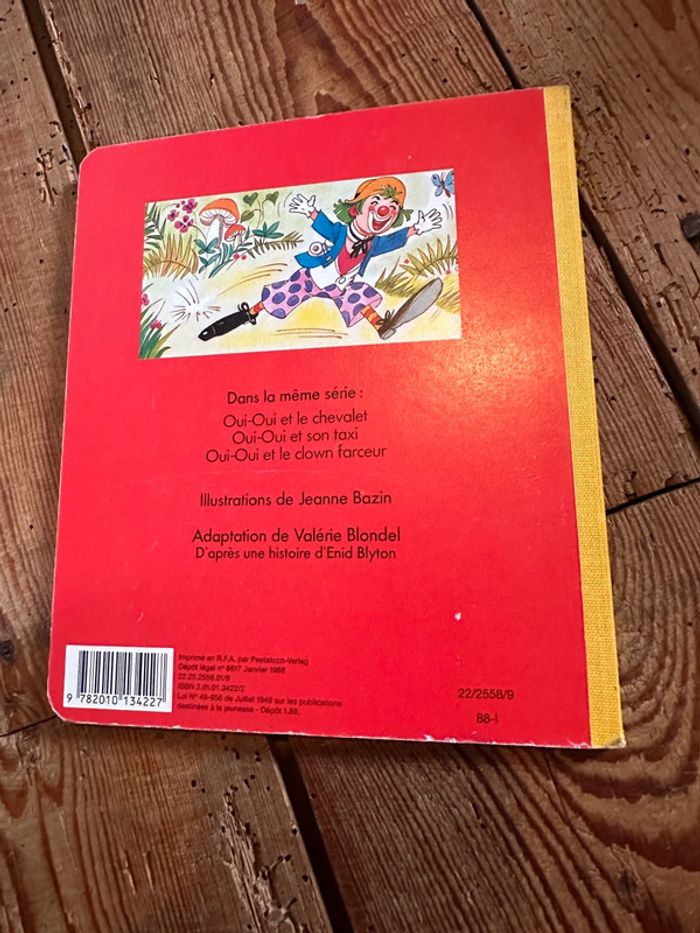 Livre bd album vintage carton cartonné Oui-oui et le clown farceur Hachette Jeunesse - photo numéro 2