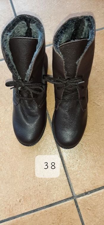 Bottines 38 entièrement fourrées gris