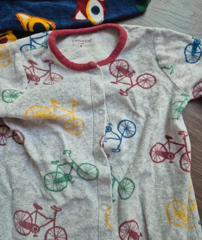 Lot de 2 magnifiques pyjamas velours 24 mois - photo numéro 2