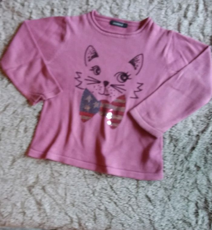 Joli pull à paillettes - photo numéro 2