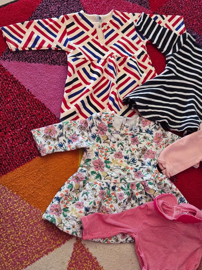Lot robes petit bateau 6 mois - photo numéro 2