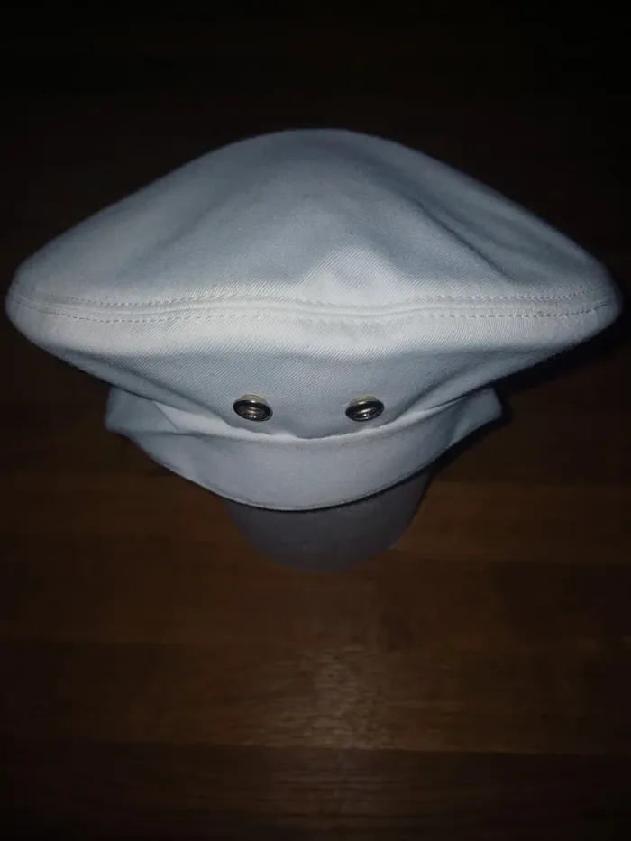 Chapeaux