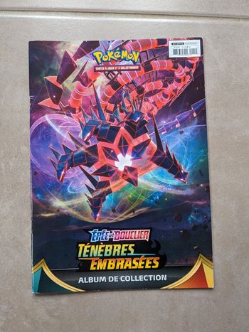 Livre / album de collection pour mettre cartes Pokémon Epée et bouclier Tenèbres embrasées
