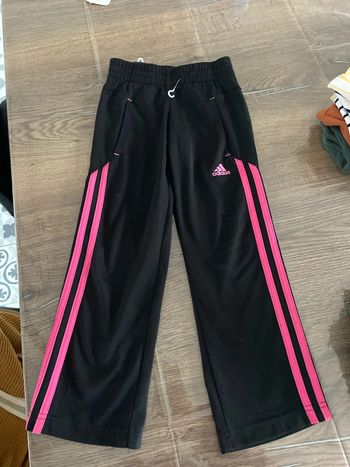 Bas de survêtement adidas 5-6 ans neuf sans étiquette